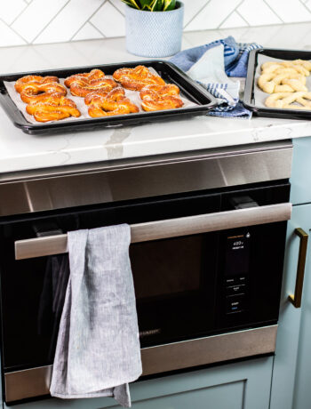 pretzels on baking sheet