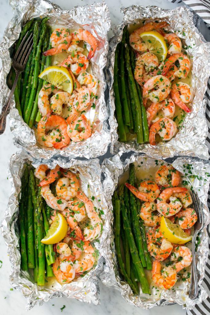 Shrimp and Asparagus Foil Packs with Garlic Lemon Butter Sauce - Simply ...