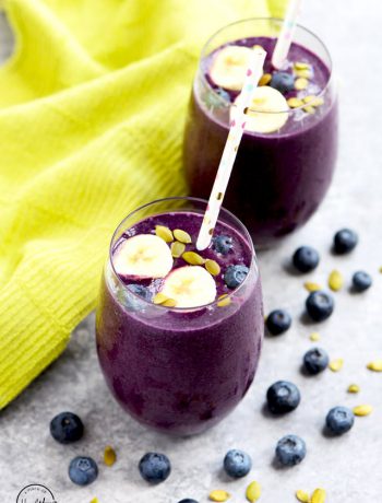Blueberry and banana drink mixtures.