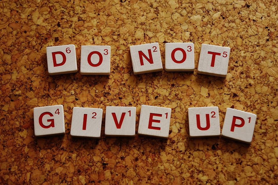 Do Not Give Up motivational quote.