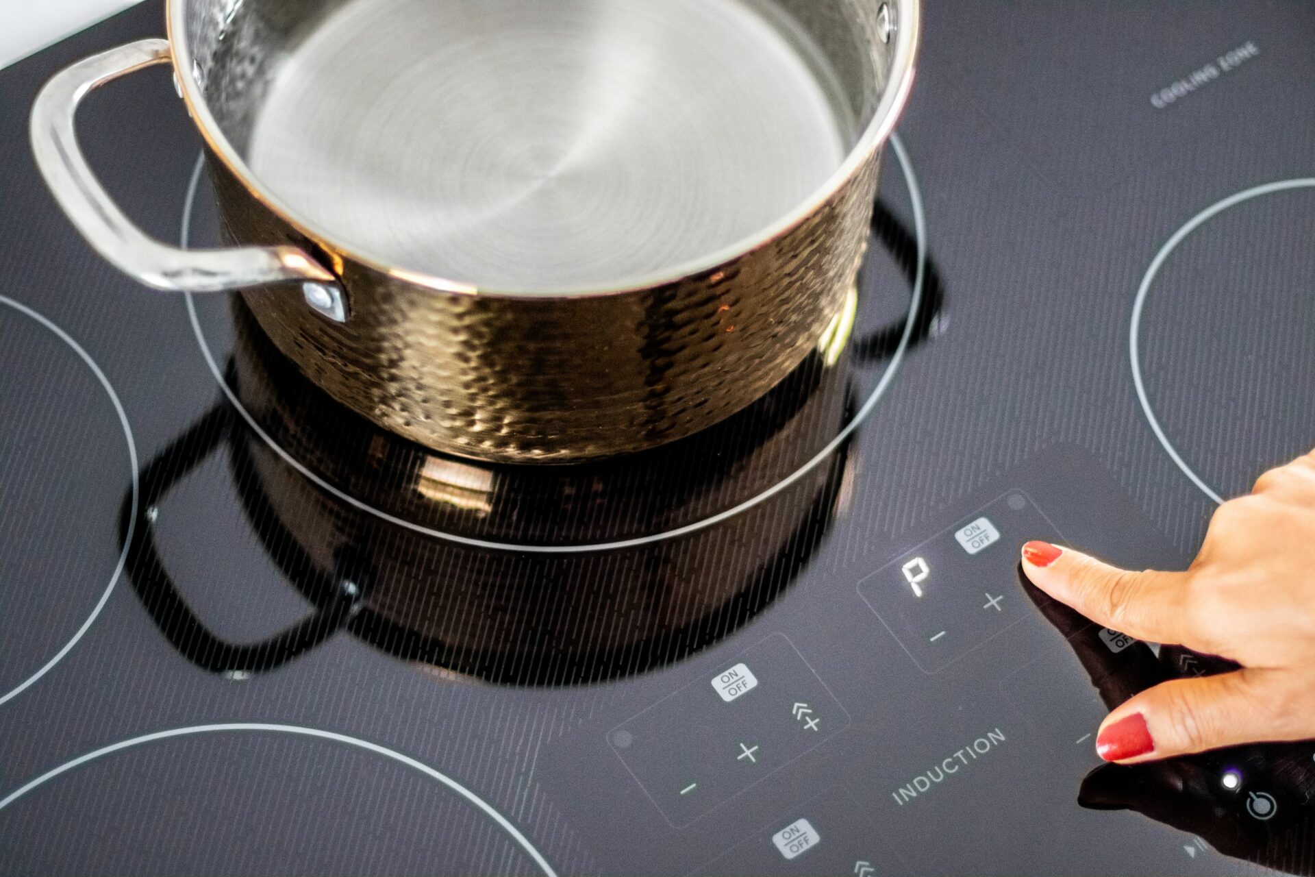 Comparing the Best Cooktops for Your Kitchen Renovation