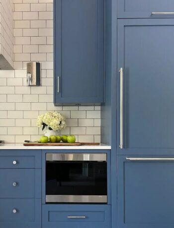 Sharp SMD2499FS kitchen lifestyle image