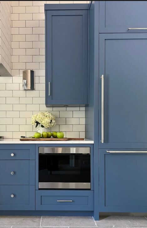 Sharp SMD2499FS kitchen lifestyle image