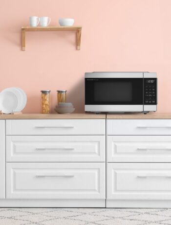 Lifestyle kitchen with microwave