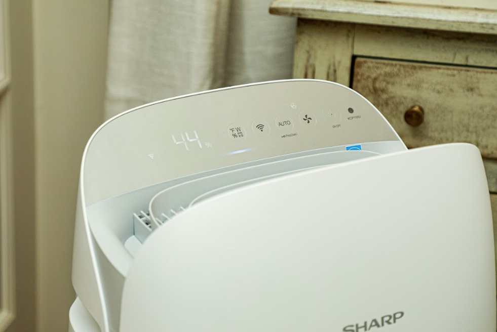 The Plasmacluster™ 7000 Series KCP70UW Smart Air Purifier by SHARP.