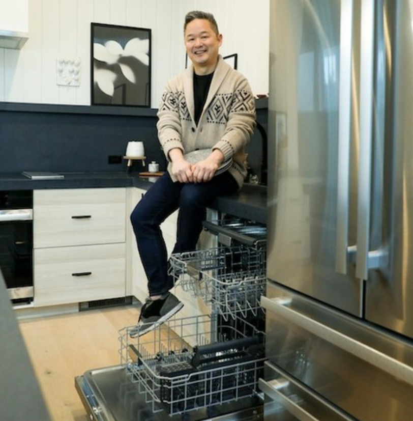 Danny Seo in a kitchen with a Sharp Sharp 24 in. Slide-In Smart Dishwasher (SDW6767HS)