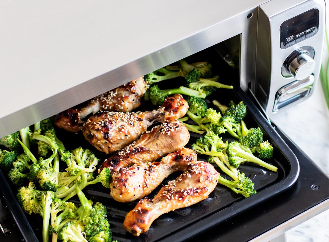 Sharp chicken legs and broccoli in a Sharp Supersteam Oven.