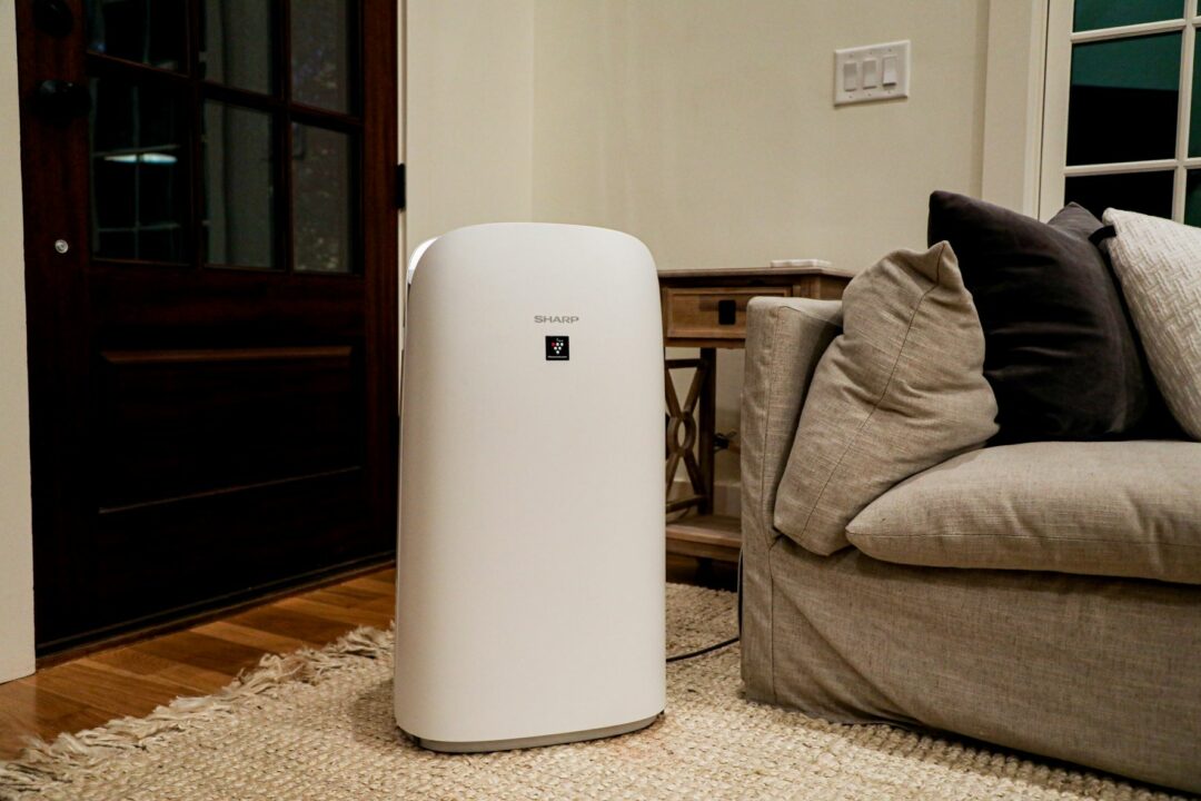 Air purifier in a small room